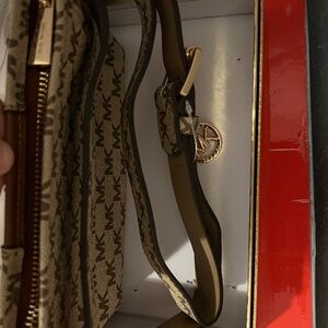 Michael Kors Tan and Brown Crossbody Bag with Elegant Design